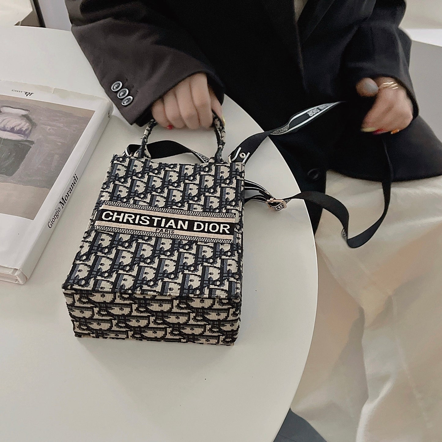 Handbag tal-Ġilda Luxe Tessut 009